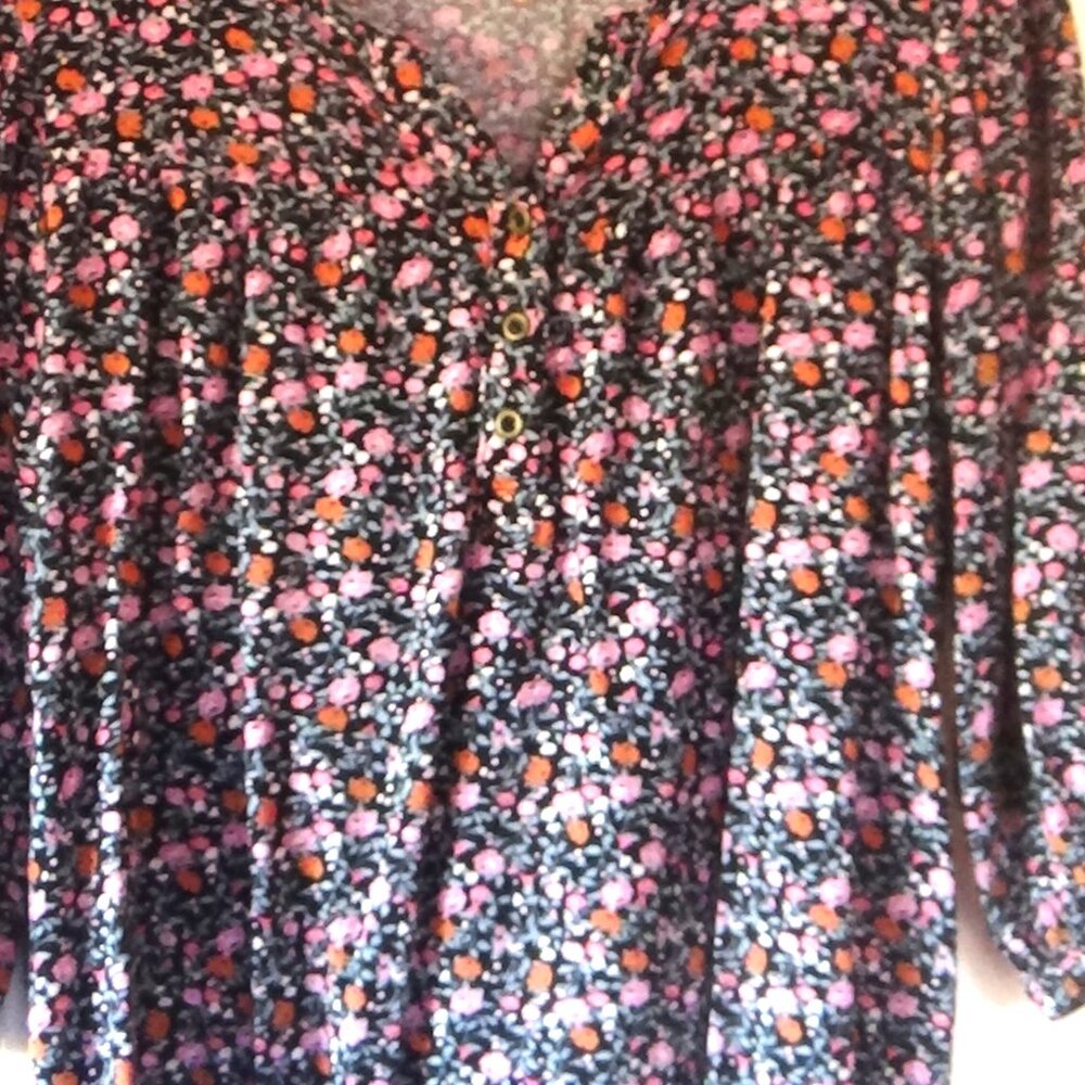 NWOT Knox Rose Black floral Blouse- 3/4 sleeve- size LG